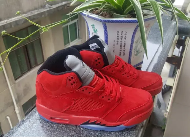 حذاء كرة سلة عالي الرقبة Air Jordan 5 من الجلد السويدي باللون الأزرق الملكي 5