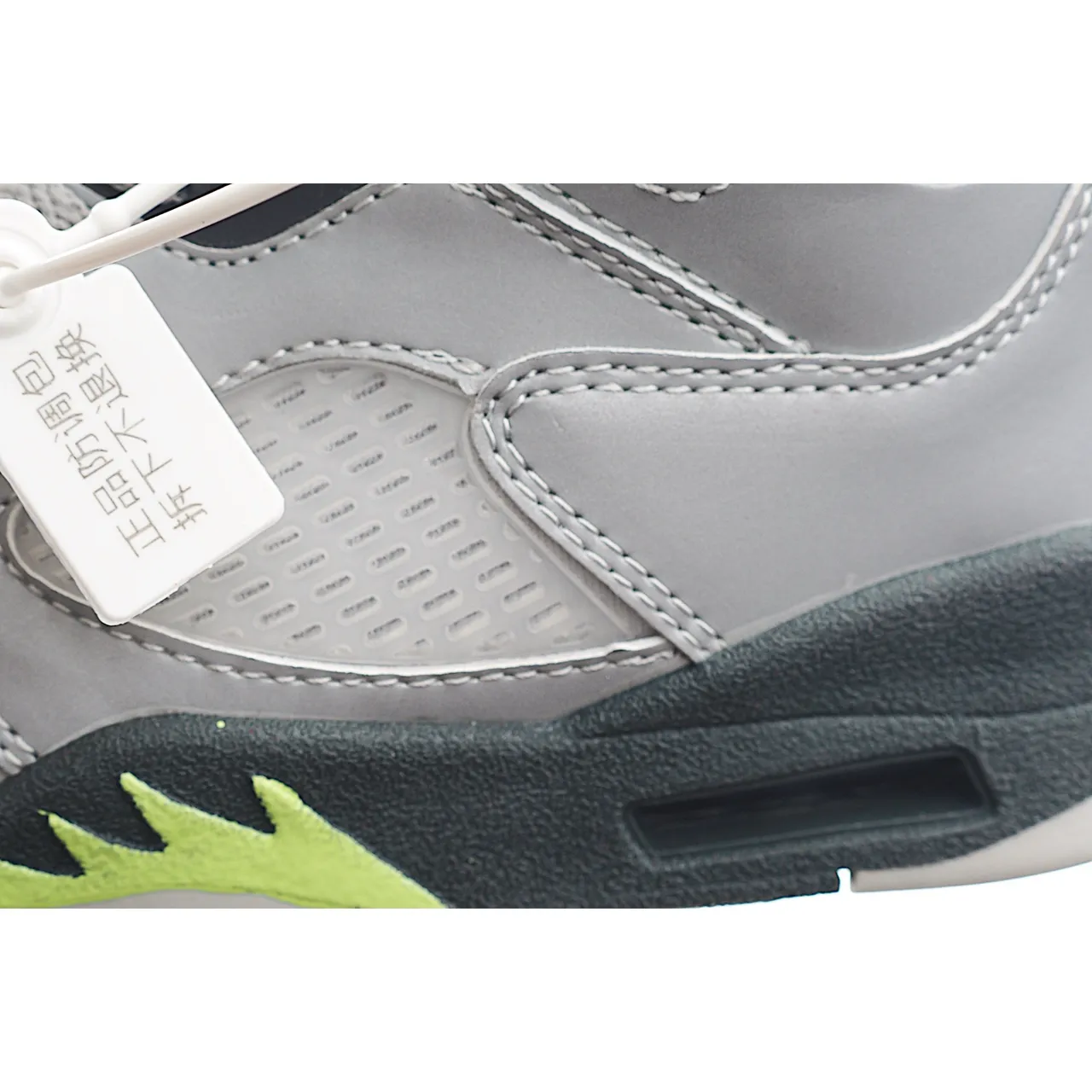 حذاء كرة السلة Air Jordan 5 أبيض أسود أحمر 20