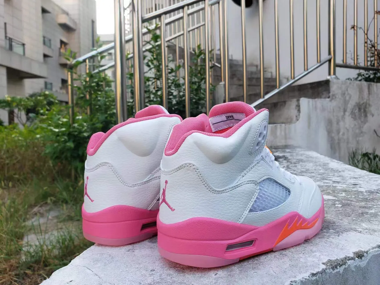 Tênis de basquete Air Jordan 5 branco rosa laranja Flame 4