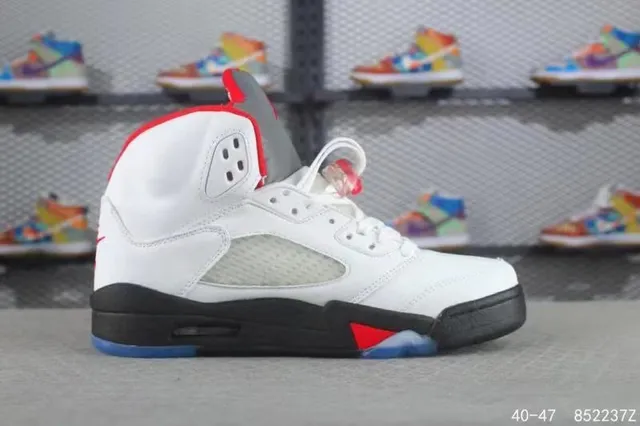 Tênis de basquete Air Jordan 5 branco vermelho preto 3