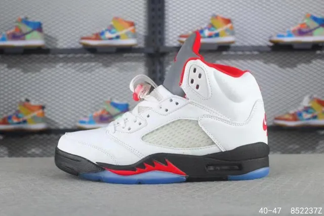 Tênis de basquete Air Jordan 5 branco vermelho preto 6