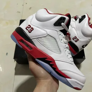 Air Jordan 5 सफेद लाल काले बास्केटबॉल जूते