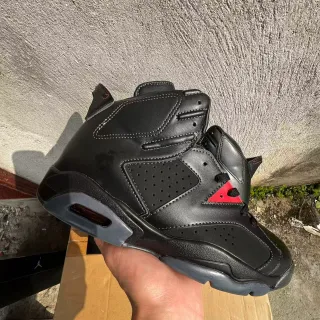 Air Jordan 6 ब्लैक रेड ट्रायंगल बास्केटबॉल शूज़