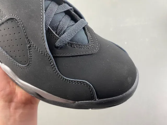 Air Jordan 8 黑色和金属银色篮球鞋 3