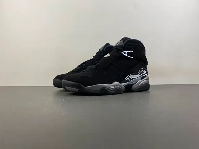 Air Jordan 8 黑色和金属银色篮球鞋 10