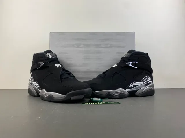 Air Jordan 8 黑色和金属银色篮球鞋 13