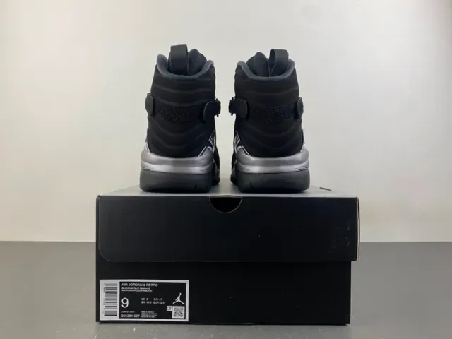Air Jordan 8 黑色和金属银色篮球鞋 17