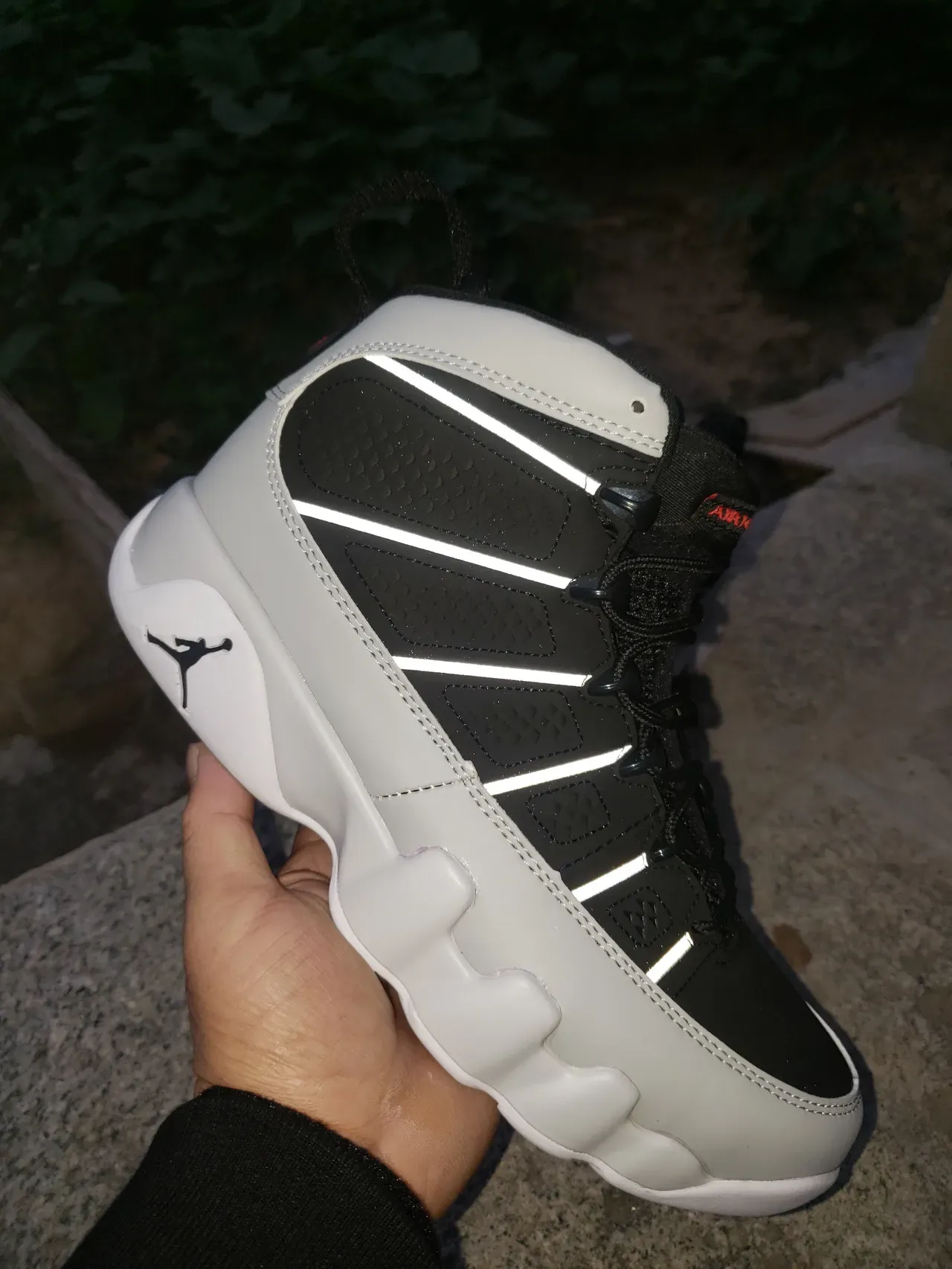 Air Jordan 9 Preto e Branco Tênis de Basquete de Topo Alto 3