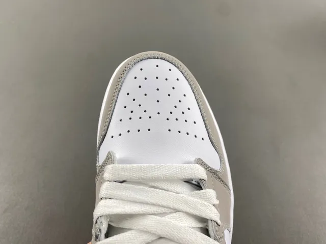 Air Jordan Gray White High-Top Padded Ankle Collar Basketball Shoes 4
