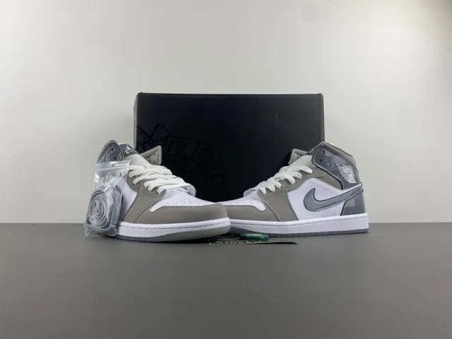Air Jordan Gray White High-Top Padded Ankle Collar Basketball Shoes 12