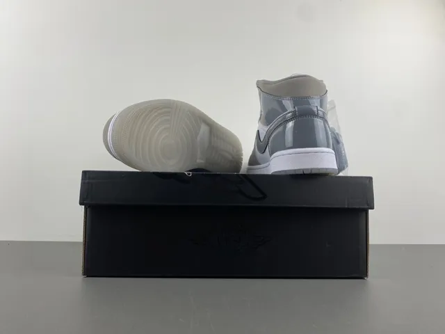 Air Jordan Gray White High-Top Padded Ankle Collar Basketball Shoes 16