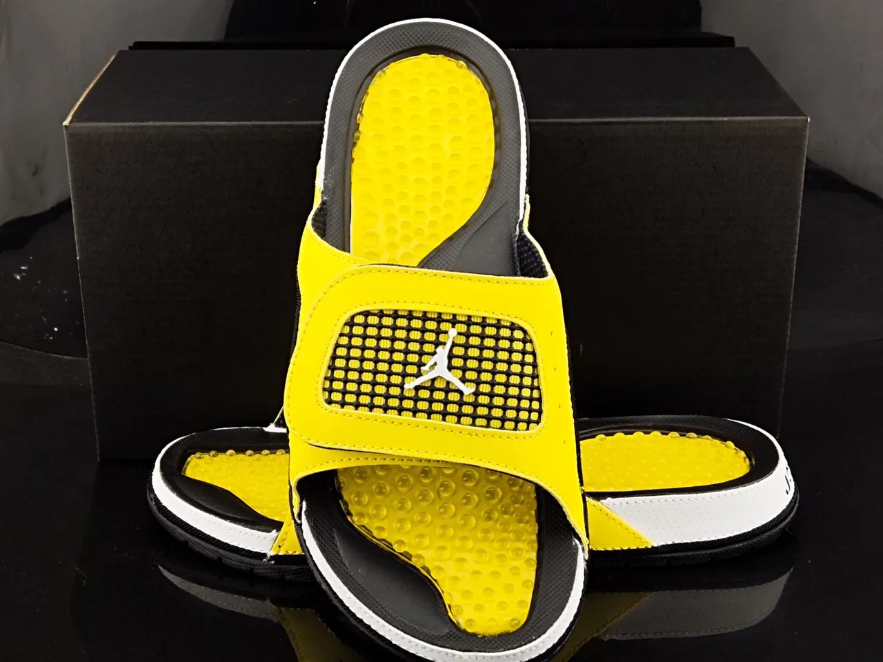 Chanclas Air Jordan Hydro amarillo negro blanco 3