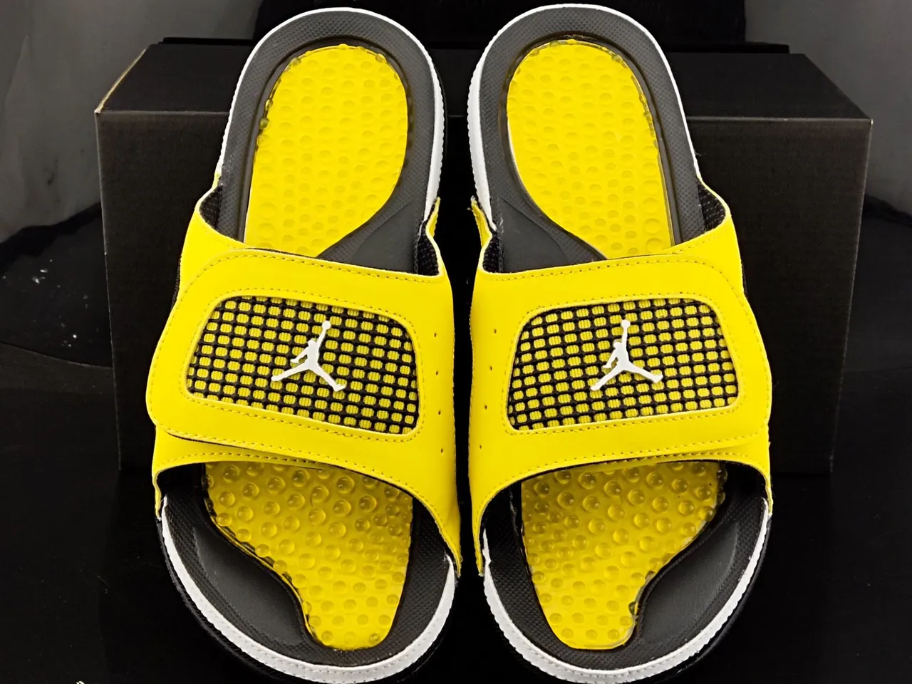 Chanclas Air Jordan Hydro amarillo negro blanco 5