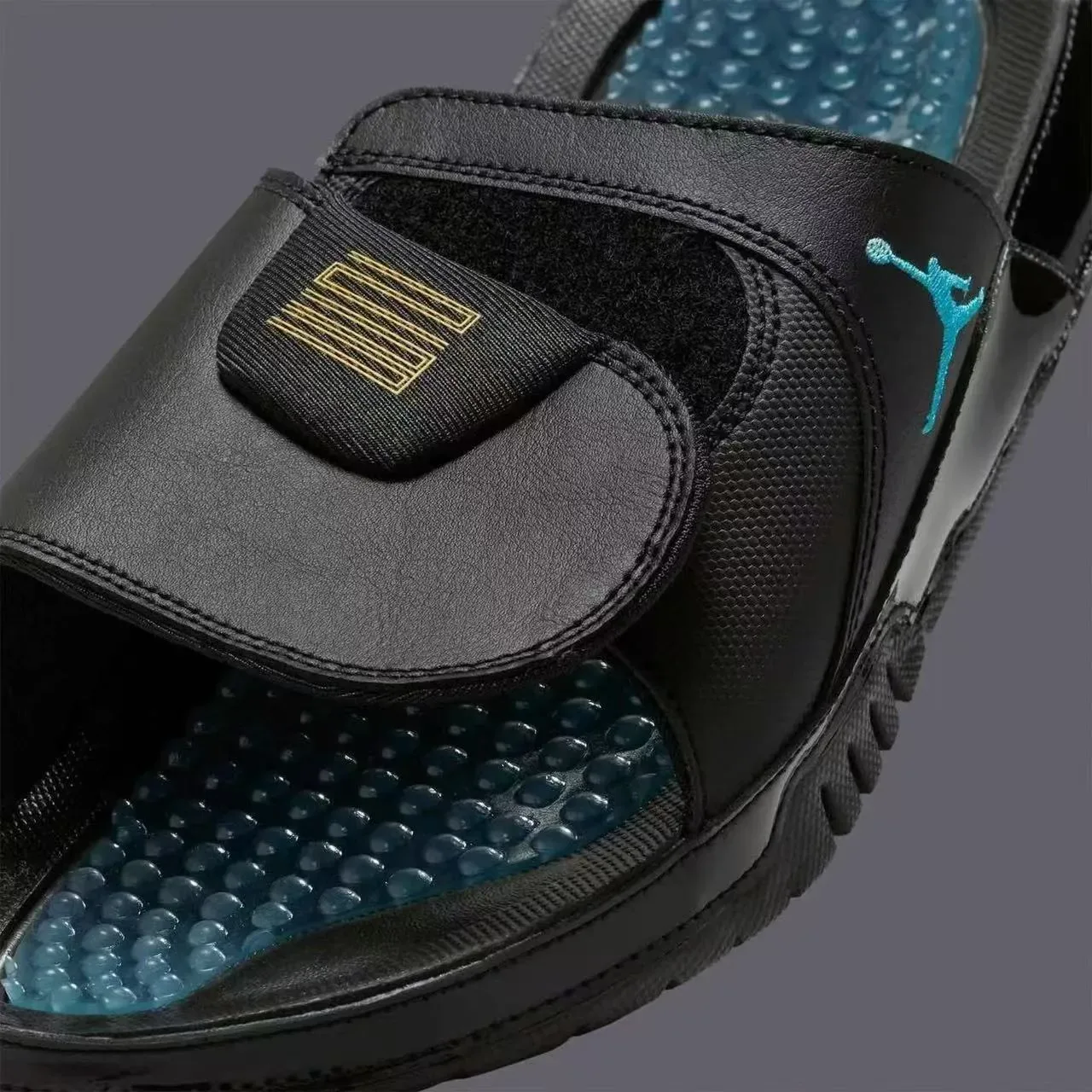Air Jordan Slide أسود أزرق Patent Toe Bumper تركواز Jumpman Logo نعال 4