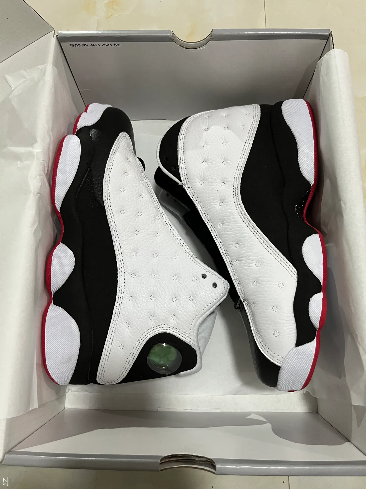 Air Jordan White Black Quilted Leather Upper High-Top Silhouette Basketball Shoes 8