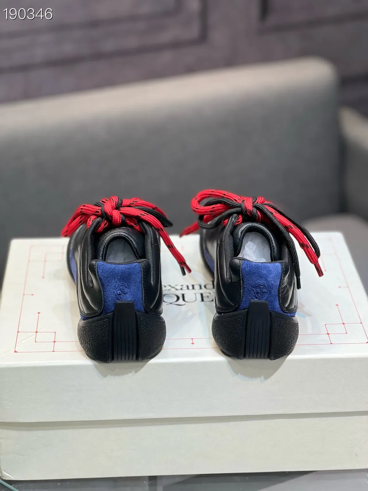 Alexander McQueen Noir Bleu Embout à l'avant en caoutchouc sculpté Partie supérieure en cuir et daim en couches Chaussures lifestyle 2