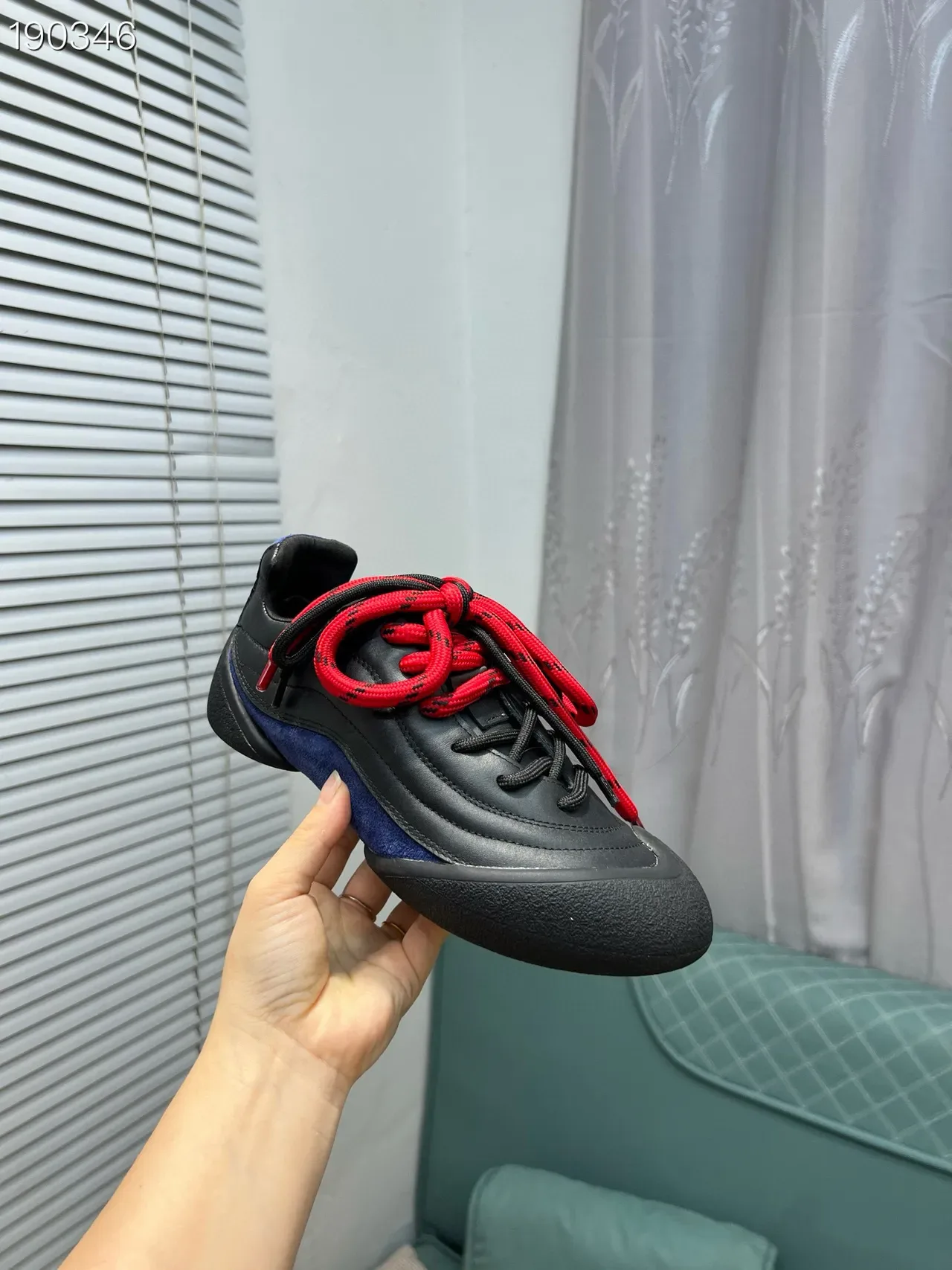Alexander McQueen Noir Bleu Embout à l'avant en caoutchouc sculpté Partie supérieure en cuir et daim en couches Chaussures lifestyle 6