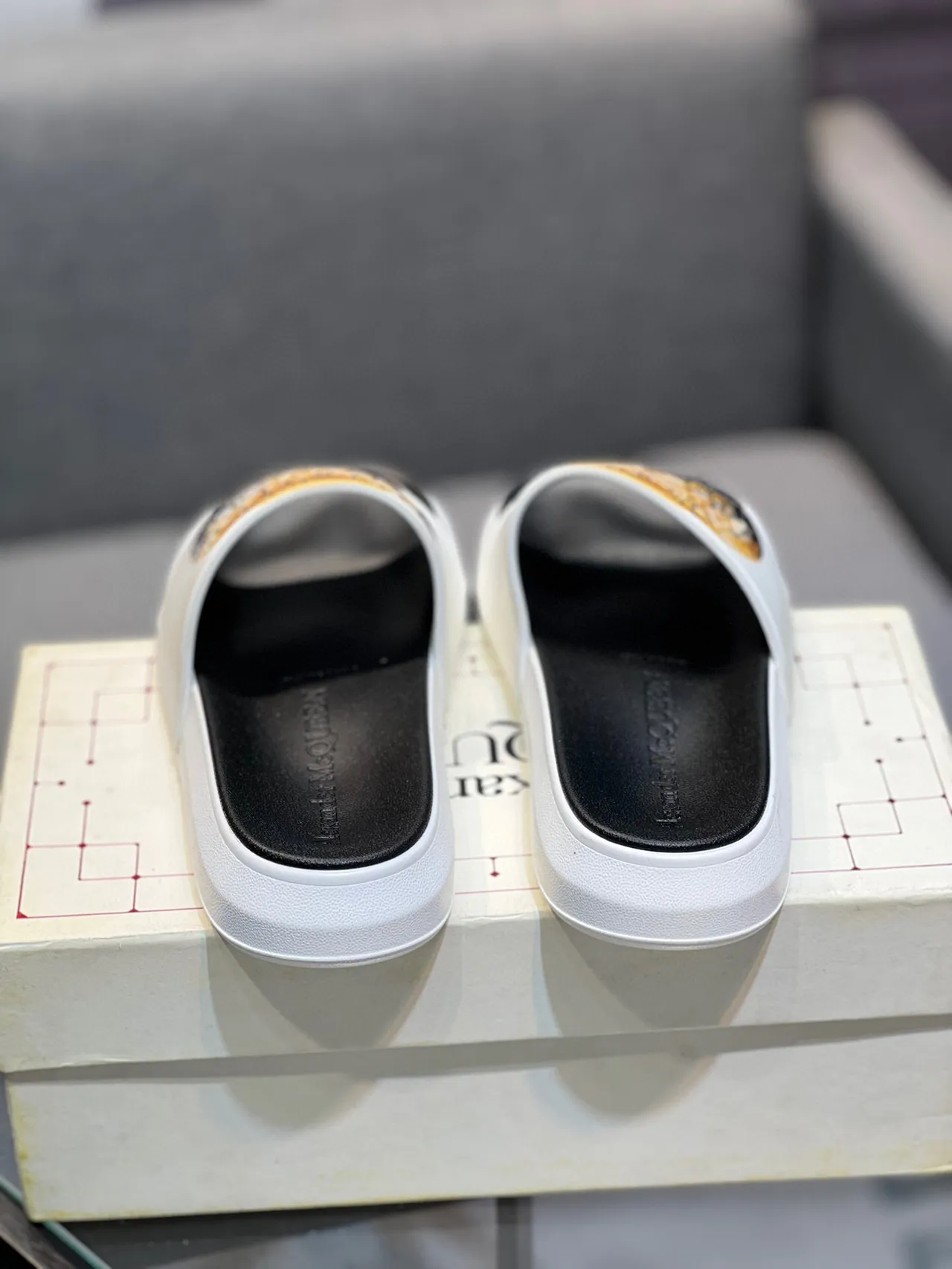 Alexander McQueen Graphic-Print Slide Slipper 8