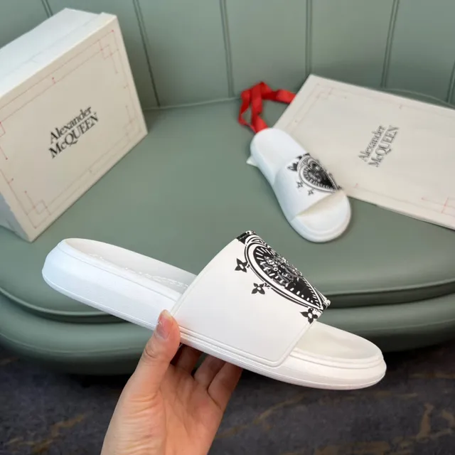 Alexander McQueen Heart Graphic Slide White Black Rubber-Like Ornate Strap Slippers 4