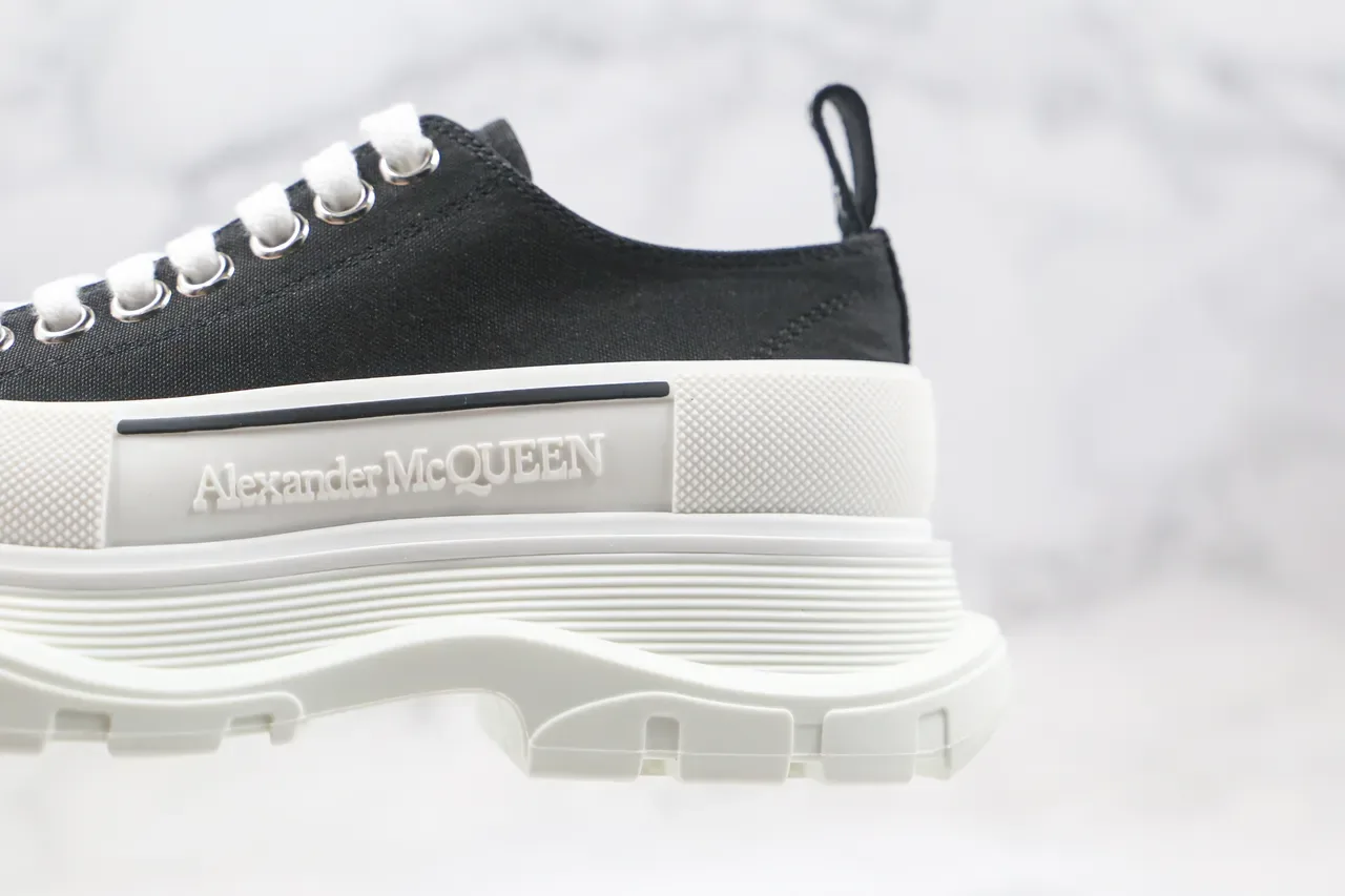 Alexander McQueen Sneakers Oversized Noires et Blanches Chunky 6