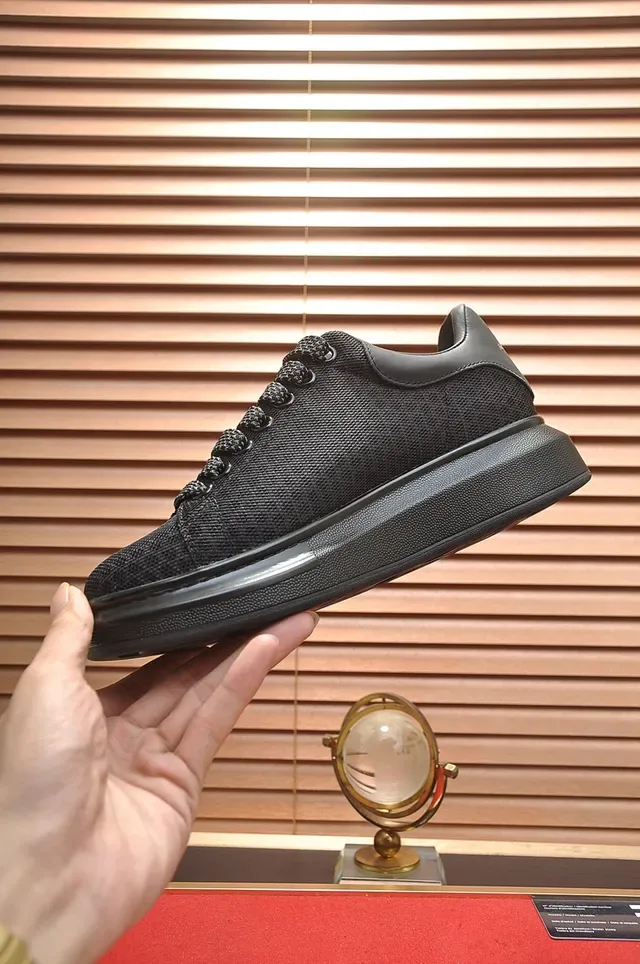Alexander McQueen أوفرسايزد سنيكرز أسود لايف ستايل سنيكرز 6
