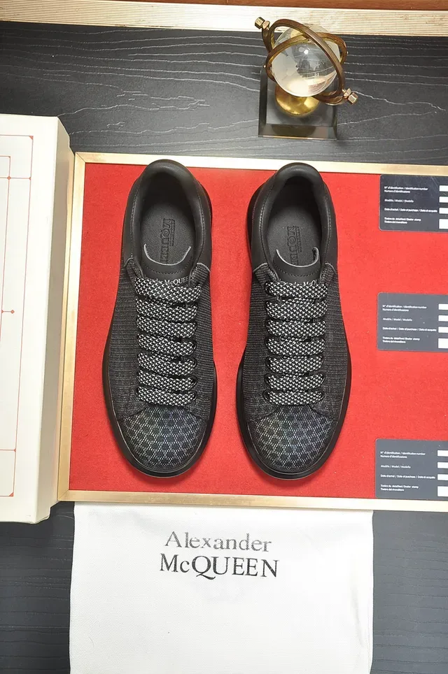 Alexander McQueen أوفرسايزد سنيكرز أسود لايف ستايل سنيكرز 8