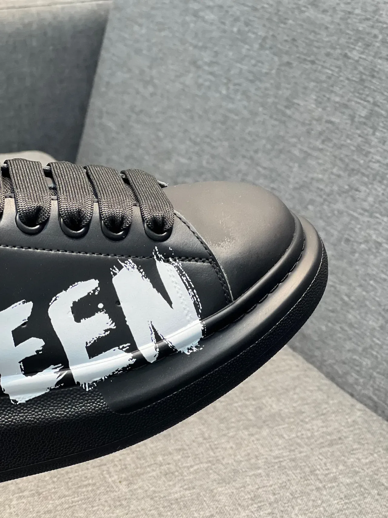 Alexander McQueen Oversized Sneaker Black White Platform Sole Graffiti-Style Logo Lifestyle Sneakers 4