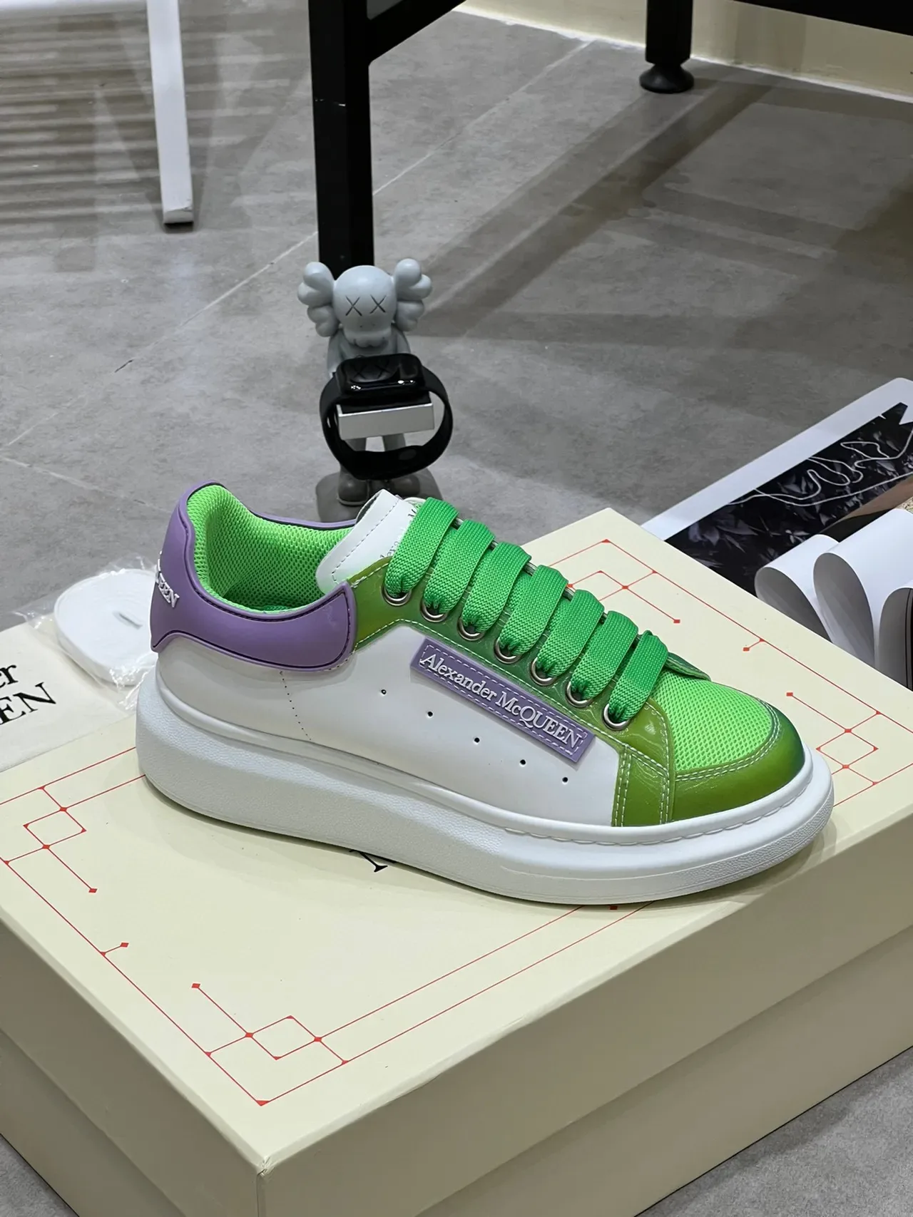 Alexander McQueen Sneakers Oversized Green White Purple Style de vie 2