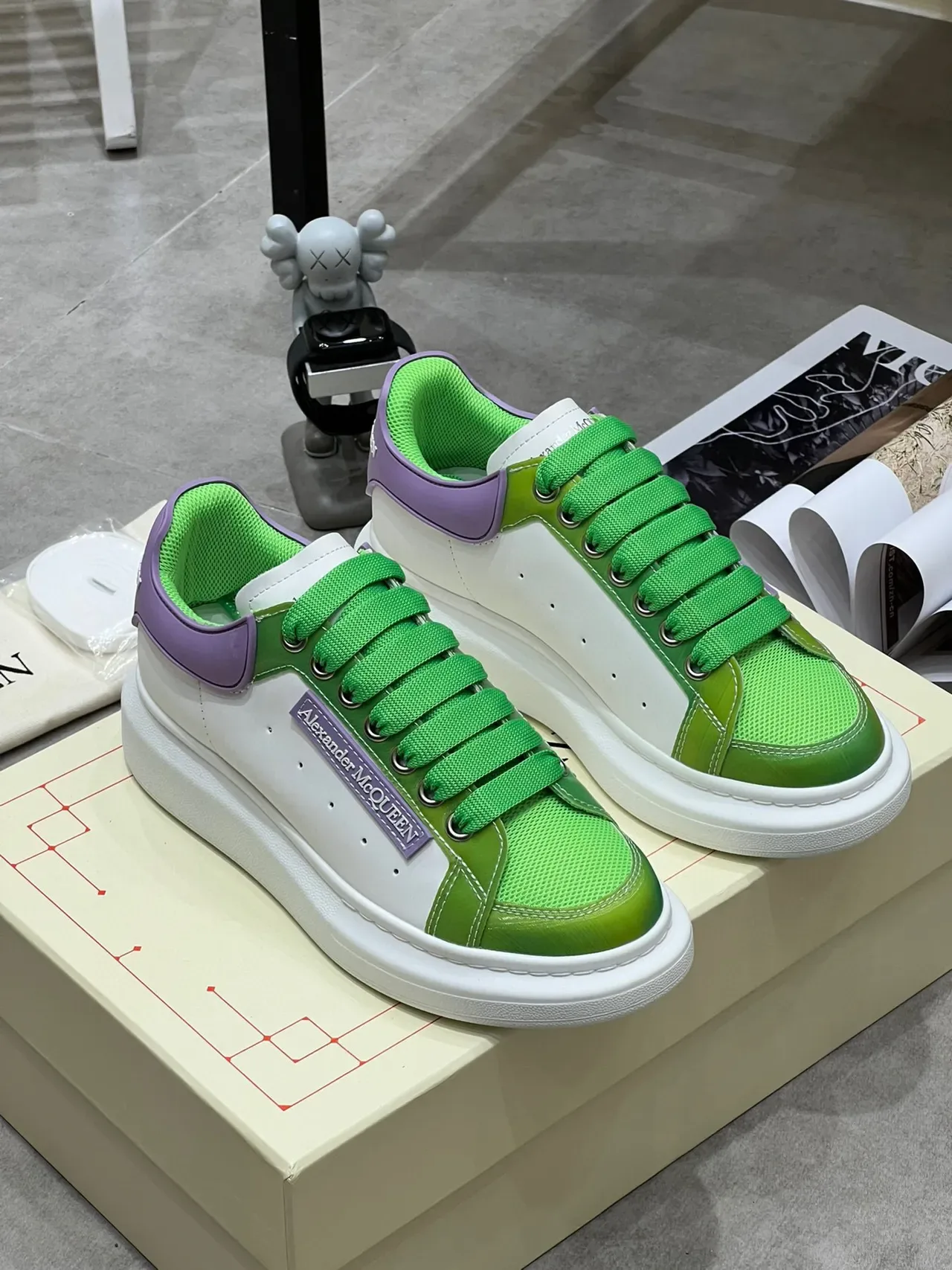 Alexander McQueen Sneakers Oversized Green White Purple Style de vie 7