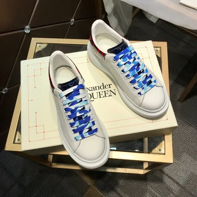 Alexander McQueen Sneakers oversize blanc bleu semelle plateforme boîte à orteils perforée sneakers lifestyle 8