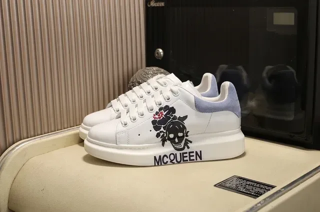 Alexander McQueen Tênis Oversized Branco Azul Silhueta Sola Plataforma Lifestyle Sneakers 9