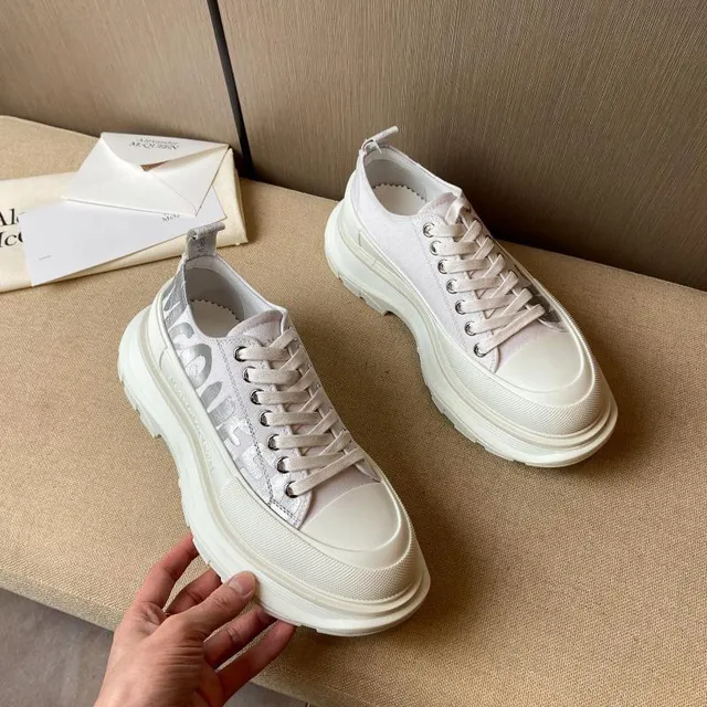 Alexander McQueen 超大号白色银色平台鞋底金属侧面板厚底运动鞋 2