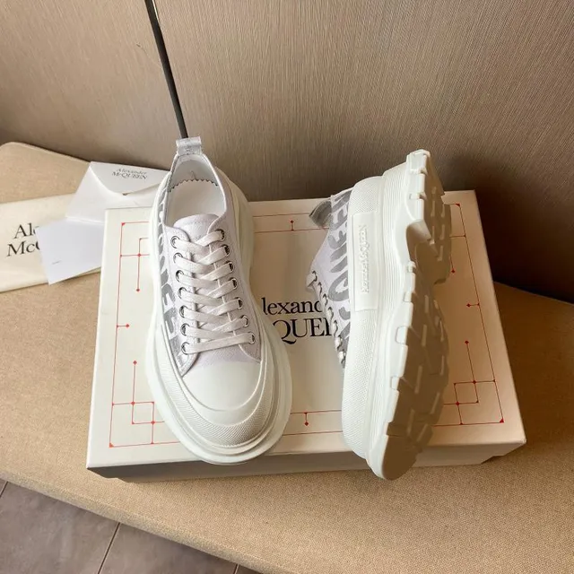 Alexander McQueen 超大号白色银色平台鞋底金属侧面板厚底运动鞋 6