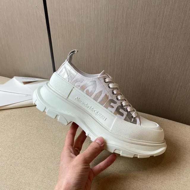 Alexander McQueen 超大号白色银色平台鞋底金属侧面板厚底运动鞋 9