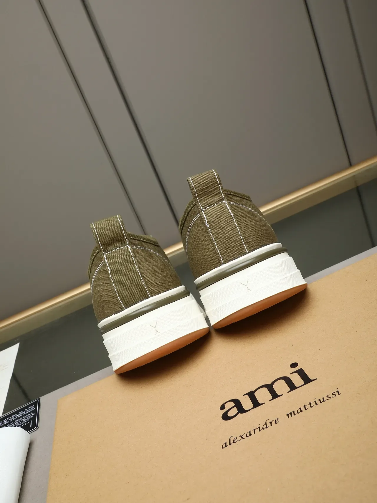 AMI Paris de Coeur Vert Armée Blanc Toile Semelle Plateforme 4