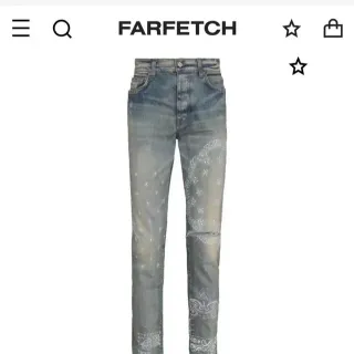 Amiri Jeans con efecto distressed y estampado de bandana