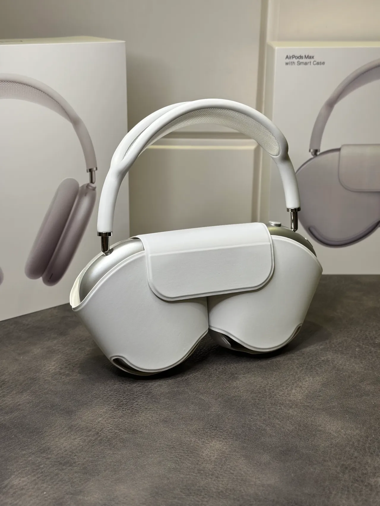 Apple AirPods Max White Over-ear Headphones 2
