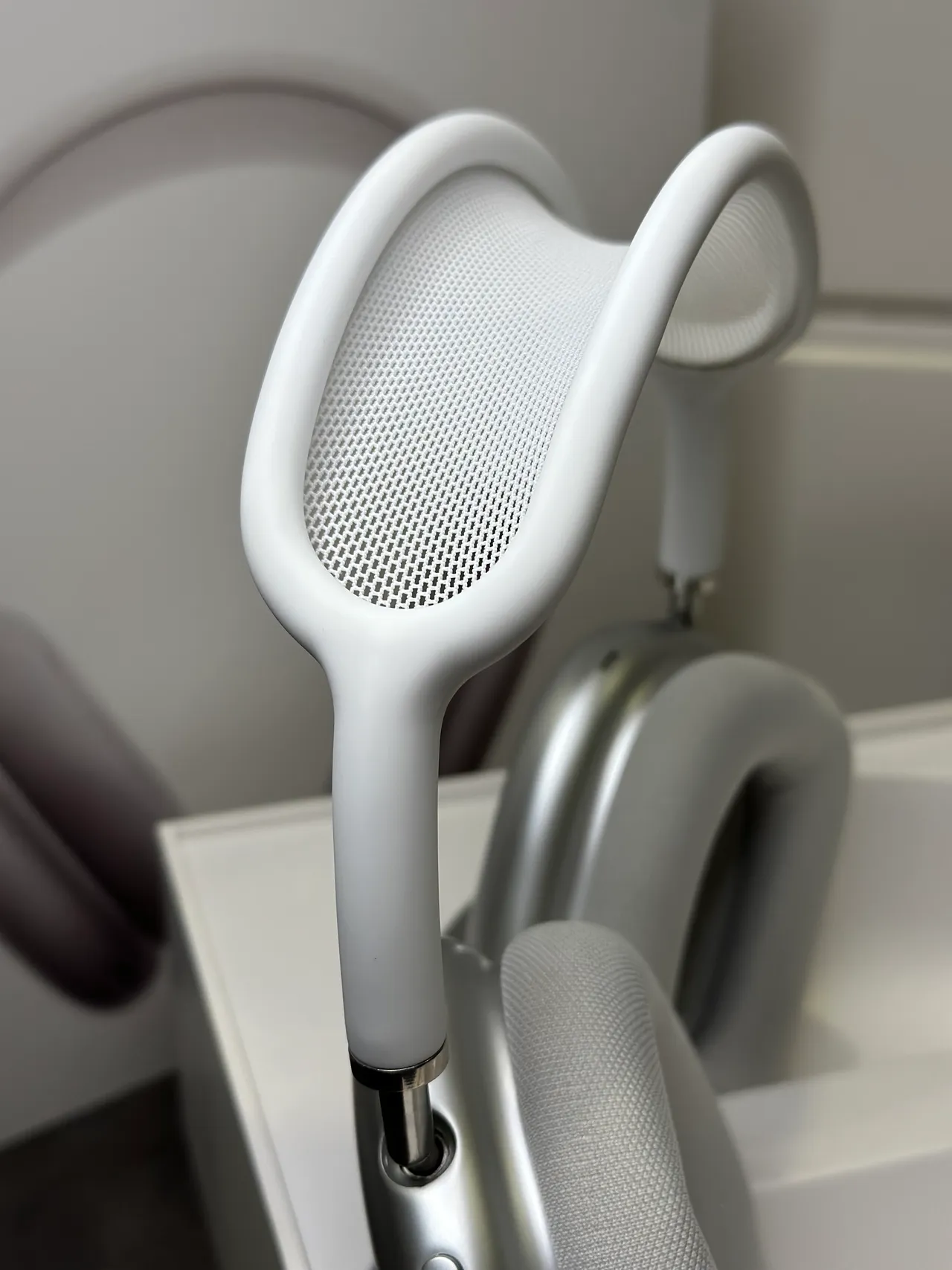 Apple AirPods Max White Over-ear Headphones 12