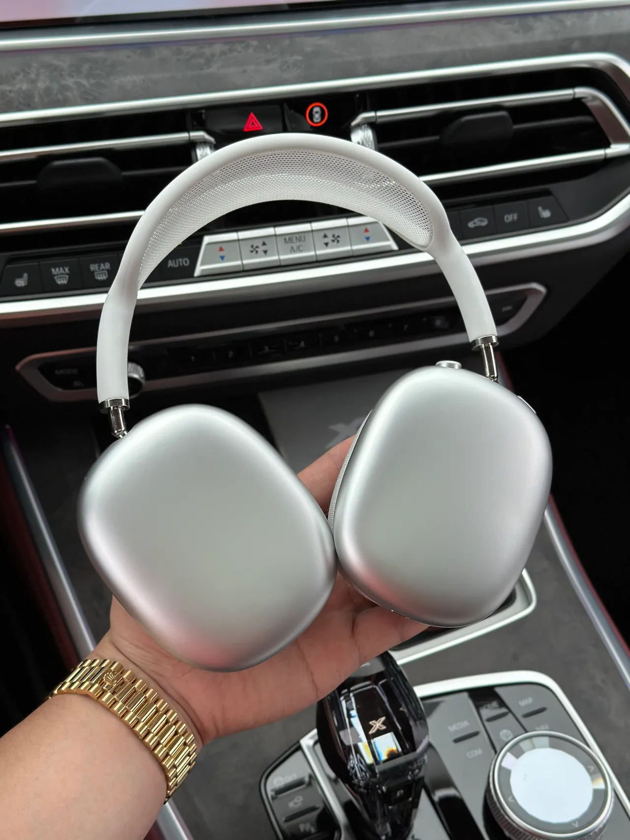 Apple AirPods Max White Over-ear Headphones 16