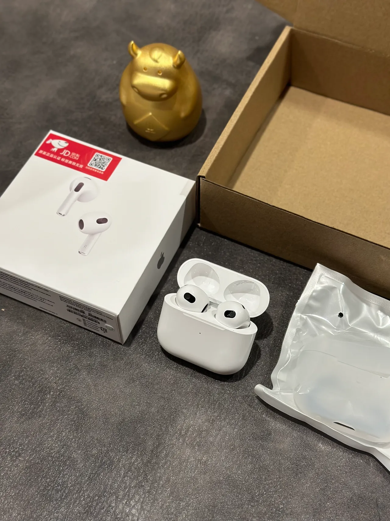 Apple AirPods White Black Stem-Style Compact TWS Earbuds 9