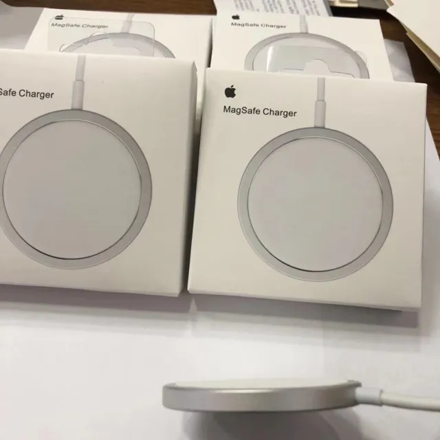 Apple MagSafe 白银圆形磁环充电器 3