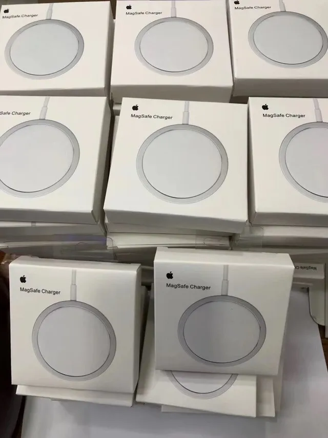 Apple MagSafe 白银圆形磁环充电器 5