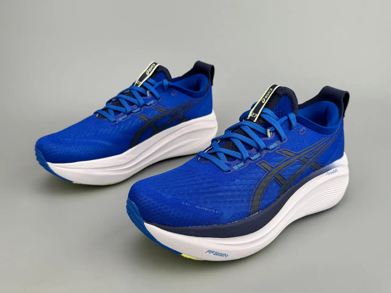 ASICS Zapatillas de running con upper de knit engineered, mediasuela rockered, color azul blanco 5