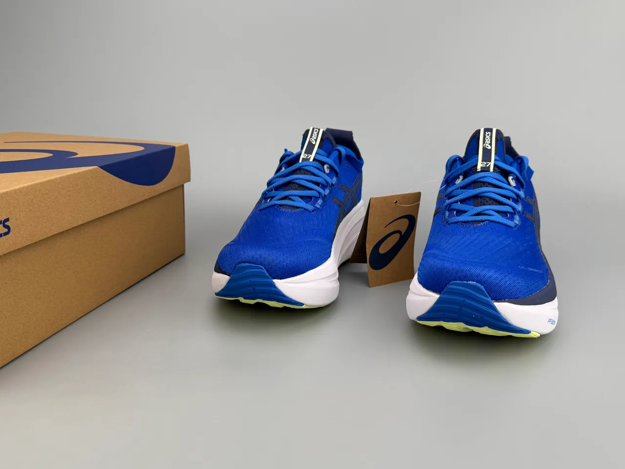 ASICS Zapatillas de running con upper de knit engineered, mediasuela rockered, color azul blanco 9