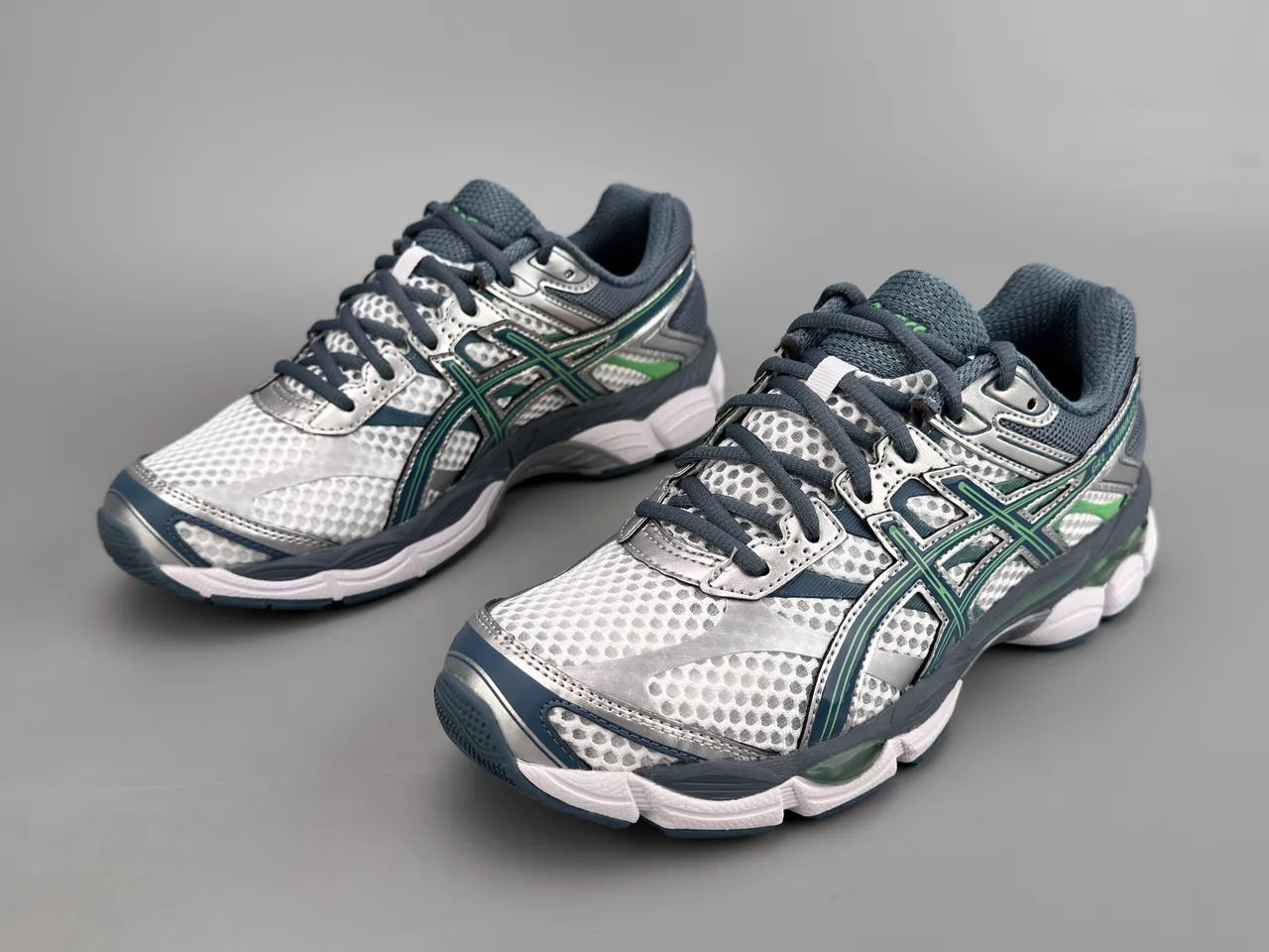 ASICS Gel-Cumulus 16 White Silver Green Chaussures de course 7