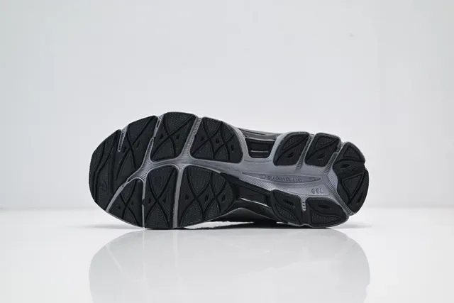 ASICS Gel-Kayano 14 بيج أخضر زيتوني أحذية رياضية للأسلوب الحياتي 16