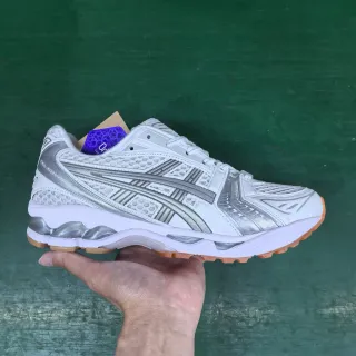 ASICS Gel-Kayano أبيض فضي مطاطير أحذية جري