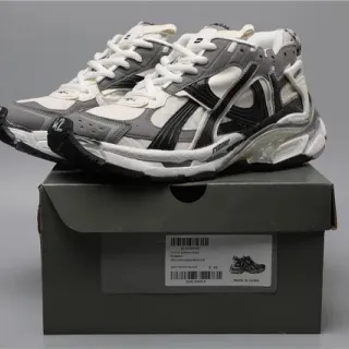 ASICS Runner 灰色/白色/黑色 跑鞋