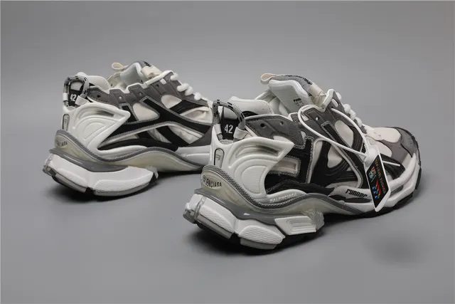 ASICS Runner 灰色/白色/黑色 跑鞋 3