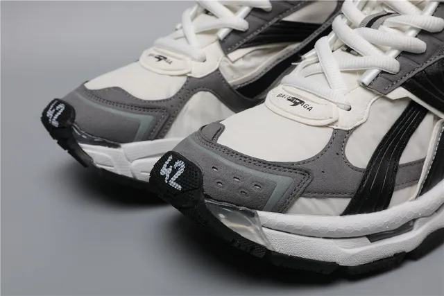 ASICS Runner 灰色/白色/黑色 跑鞋 4
